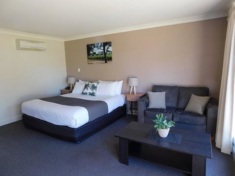 Alexander Cameron Suites - New South Wales Tourism  12