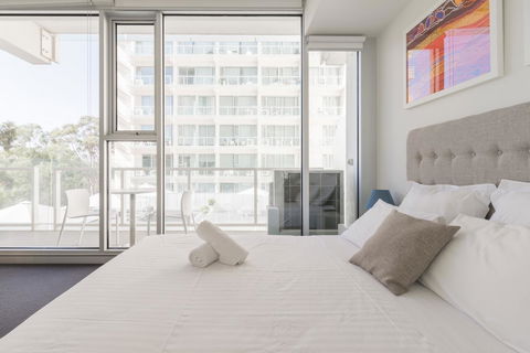 Ther-Rich Elegant 1BR Apartment In Walkerville - New South Wales Tourism  2