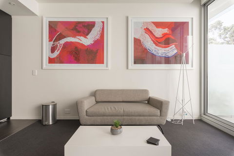 Ther-Rich Elegant 1BR Apartment In Walkerville - New South Wales Tourism  18