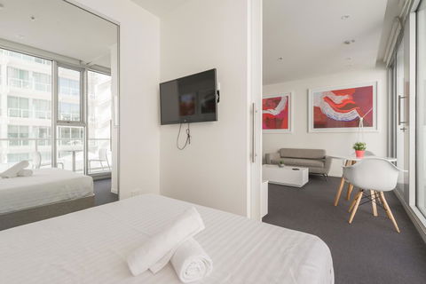 Ther-Rich Elegant 1BR Apartment In Walkerville - New South Wales Tourism  3