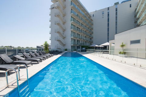 Ther-Rich Elegant 1BR Apartment In Walkerville - New South Wales Tourism  35