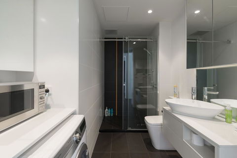 Ther-Rich Elegant 1BR Apartment In Walkerville - New South Wales Tourism  27