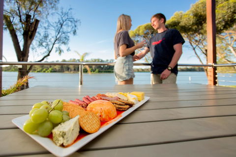 BIG4 Renmark Riverfront Holiday Park - New South Wales Tourism  6