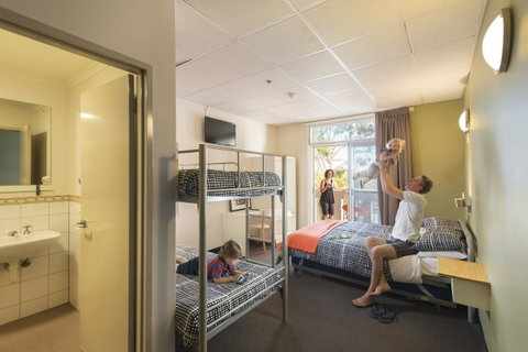 YHA Adelaide Central - New South Wales Tourism  37