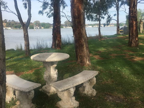 Murray Bridge Riverview Cabin - New South Wales Tourism  4