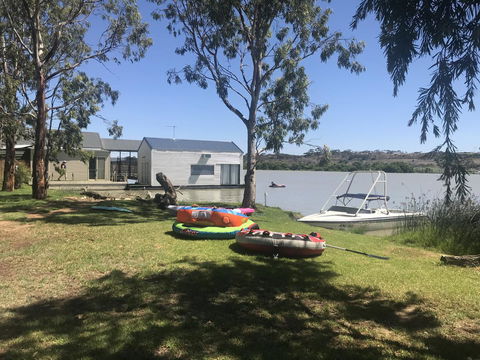 Murray Bridge Riverview Cabin - New South Wales Tourism  1