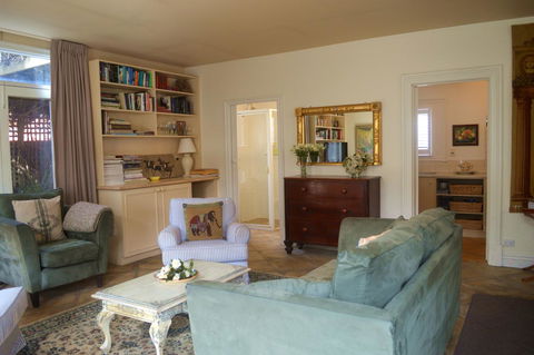 Athelney Cottage Bed And Breakfast - New South Wales Tourism  0
