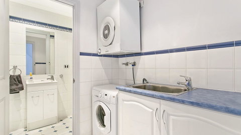 Salt Waterfront Apartment - New South Wales Tourism  2