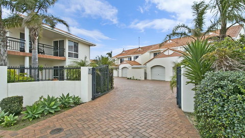 Salt Waterfront Apartment - New South Wales Tourism  3