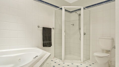 Salt Waterfront Apartment - New South Wales Tourism  7