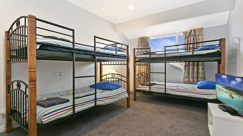 Salt Waterfront Apartment - New South Wales Tourism  11