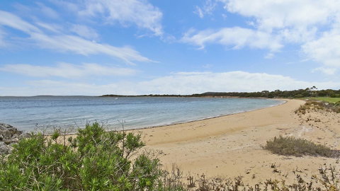 Salt Waterfront Apartment - New South Wales Tourism  13