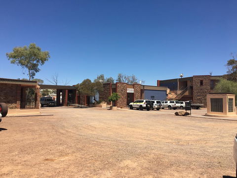Desert Cave Hotel - New South Wales Tourism  36