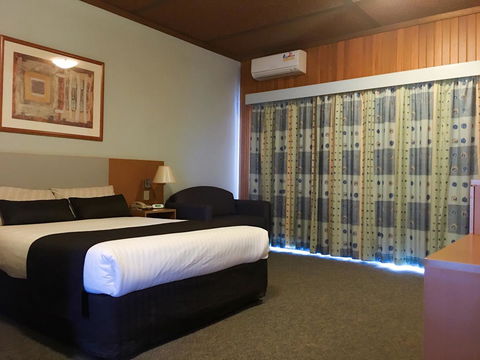 Desert Cave Hotel - New South Wales Tourism  43