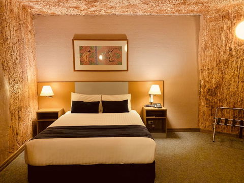 Desert Cave Hotel - New South Wales Tourism  10