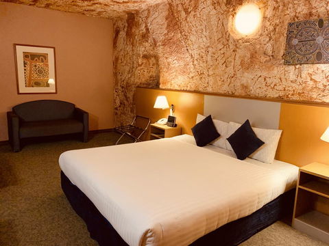 Desert Cave Hotel - New South Wales Tourism  3