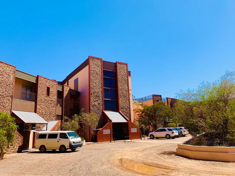Desert Cave Hotel - New South Wales Tourism  28