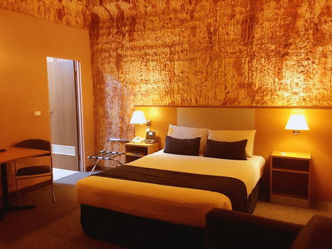 Desert Cave Hotel - New South Wales Tourism  40