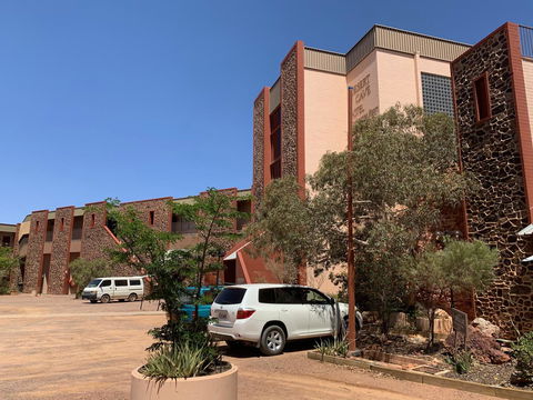 Desert Cave Hotel - New South Wales Tourism  30