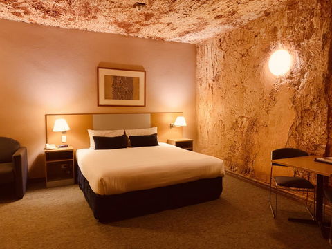 Desert Cave Hotel - New South Wales Tourism  17