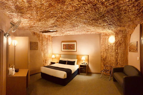 Desert Cave Hotel - New South Wales Tourism  11