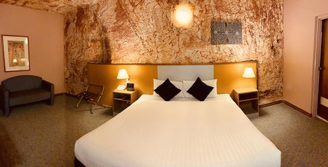 Desert Cave Hotel - New South Wales Tourism  2