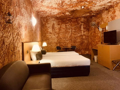 Desert Cave Hotel - New South Wales Tourism  16