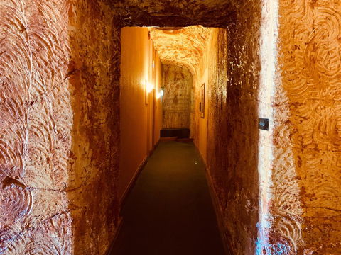 Desert Cave Hotel - New South Wales Tourism  27