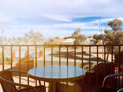 Desert Cave Hotel - New South Wales Tourism  0