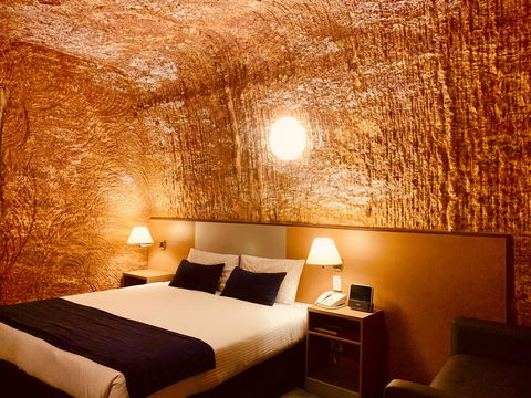 Desert Cave Hotel - New South Wales Tourism  13