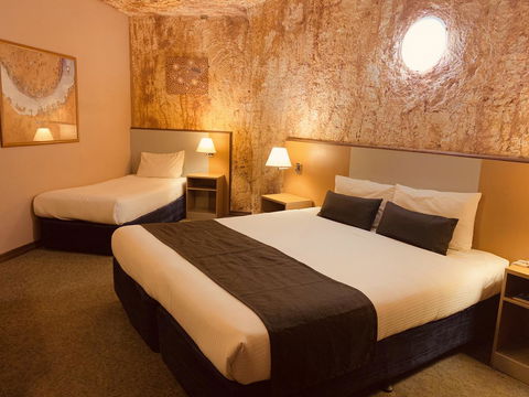 Desert Cave Hotel - New South Wales Tourism  24
