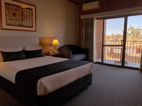 Desert Cave Hotel - New South Wales Tourism  20