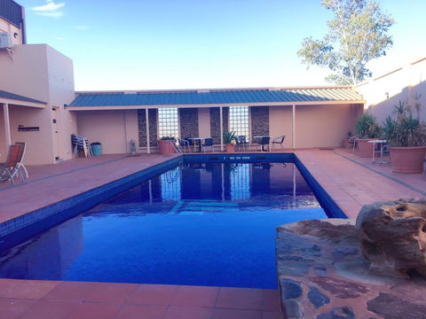 Desert Cave Hotel - New South Wales Tourism  44