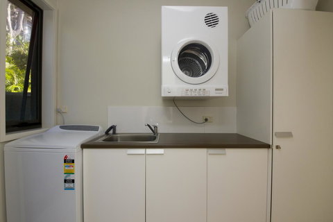 Boom 6 Boomerang Beach - New South Wales Tourism  18