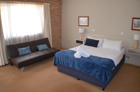 Deer Park Motor Inn Armidale - New South Wales Tourism  8