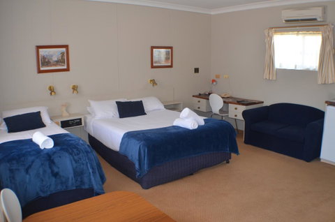 Deer Park Motor Inn Armidale - New South Wales Tourism  1