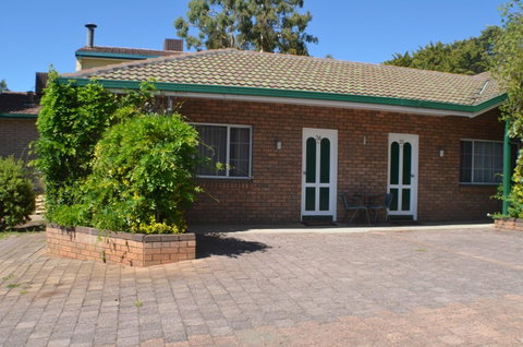 Deer Park Motor Inn Armidale - New South Wales Tourism  37