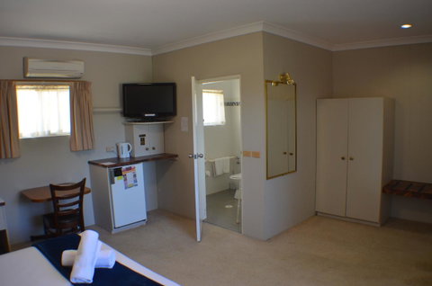 Deer Park Motor Inn Armidale - New South Wales Tourism  34