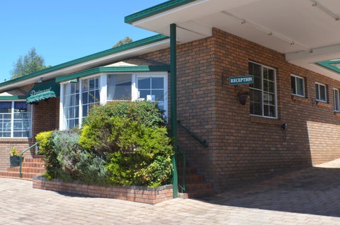 Deer Park Motor Inn Armidale - New South Wales Tourism  24