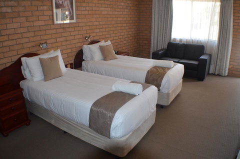 Deer Park Motor Inn Armidale - New South Wales Tourism  4