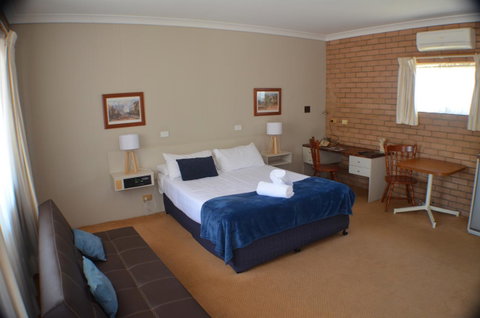 Deer Park Motor Inn Armidale - New South Wales Tourism  7