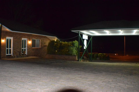 Deer Park Motor Inn Armidale - New South Wales Tourism  17