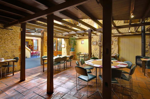 Victoria Hotel Strathalbyn - New South Wales Tourism  12