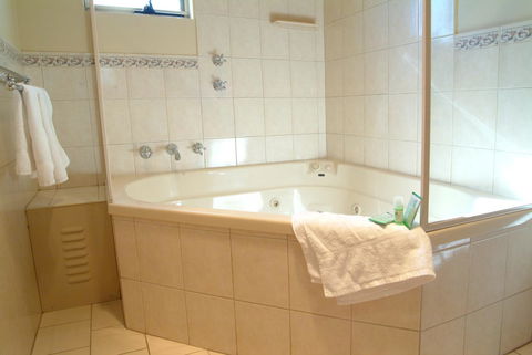 Victoria Hotel Strathalbyn - New South Wales Tourism  5