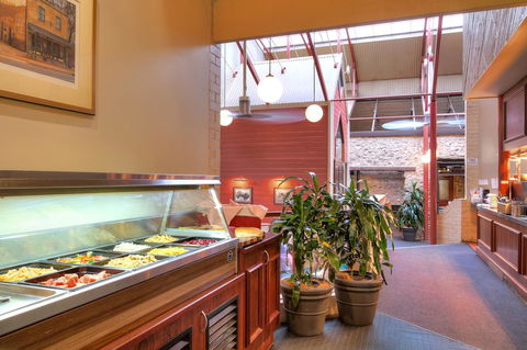 Victoria Hotel Strathalbyn - New South Wales Tourism  4