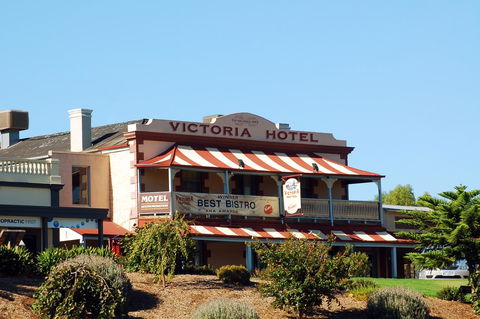 Victoria Hotel Strathalbyn - New South Wales Tourism  9