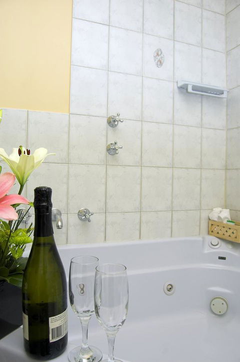 Victoria Hotel Strathalbyn - New South Wales Tourism  1