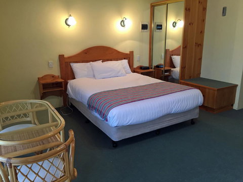 Coonawarra Place Motor Inn - New South Wales Tourism  23