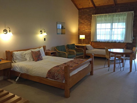 Coonawarra Place Motor Inn - New South Wales Tourism  28
