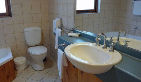 Coonawarra Place Motor Inn - New South Wales Tourism  18